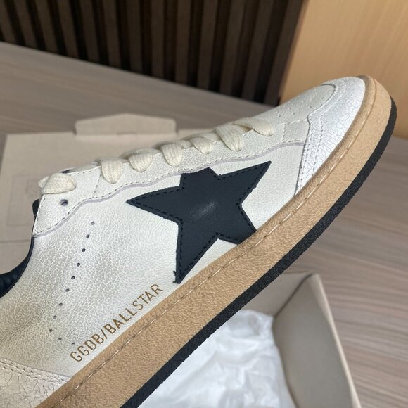 Golden Goose White Distressed Sneakers with Black Star - Picture 6 of 9
